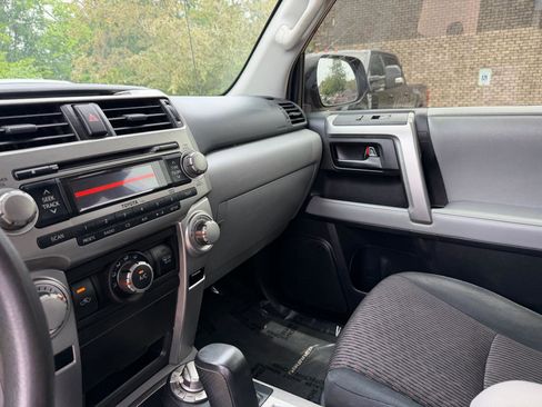 Used 2013 Toyota 4Runner SR5 w/ Convenience Pkg AWD/4WD image 13