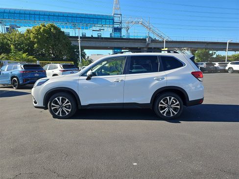 Certified 2023 Subaru Forester Limited image 4