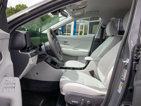 Certified 2025 Hyundai Kona SEL FWD image 6
