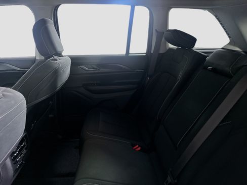 Used 2023 Jeep Grand Cherokee Laredo w/ Luxury Tech Group I RWD image 26