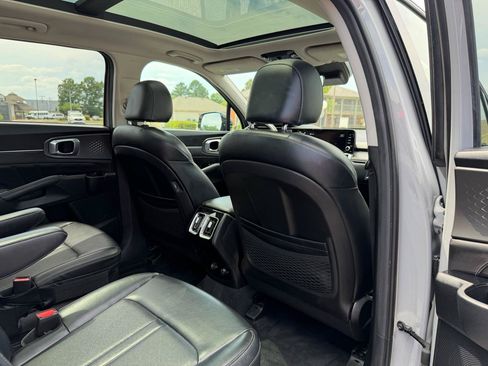 Used 2022 Kia Sorento SX AWD/4WD image 19