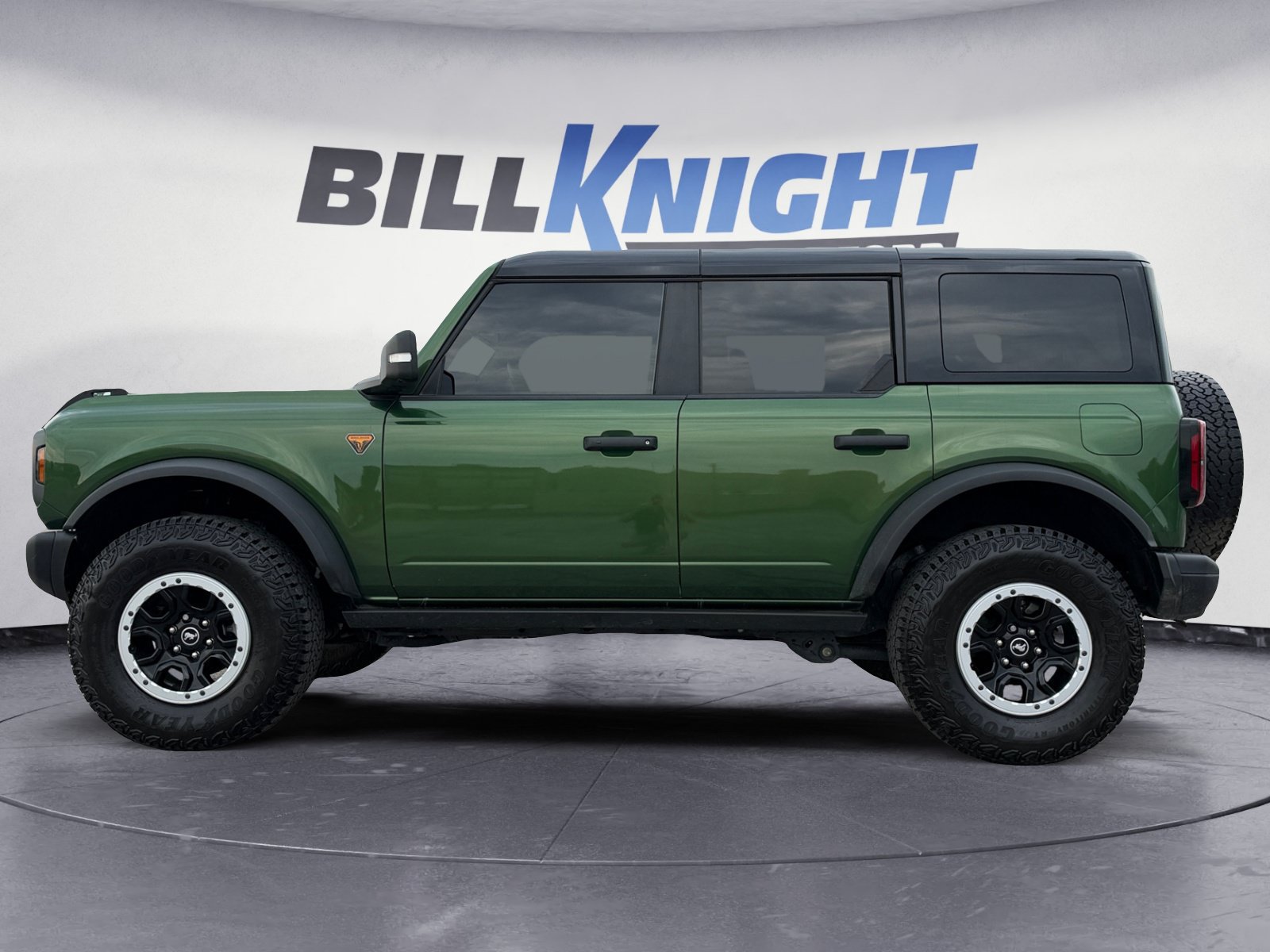 Used 2025 Ford Bronco Badlands AWD/4WD image 2