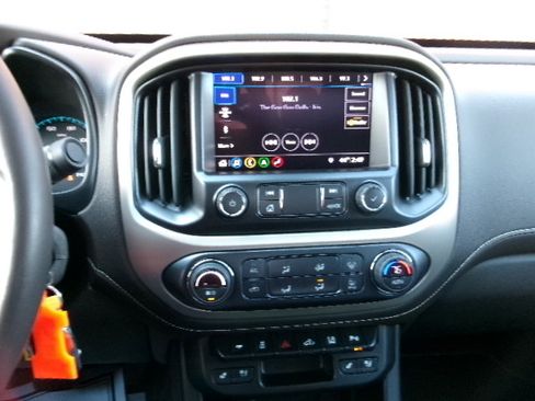 Used 2021 GMC Canyon Denali image 25