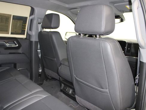 Used 2025 GMC Sierra 1500 SLT AWD/4WD image 32