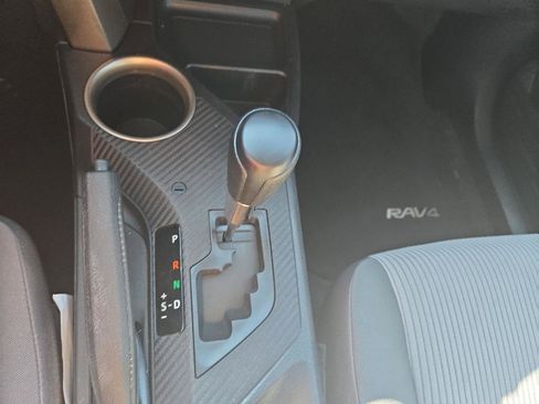 Used 2015 Toyota RAV4 LE AWD/4WD image 18