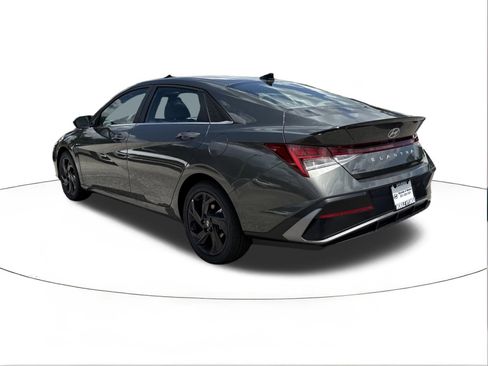 New 2026 Hyundai Elantra SEL Sport FWD image 5
