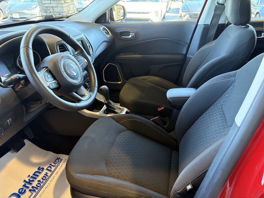 Used 2020 Jeep Compass Sport FWD image 2