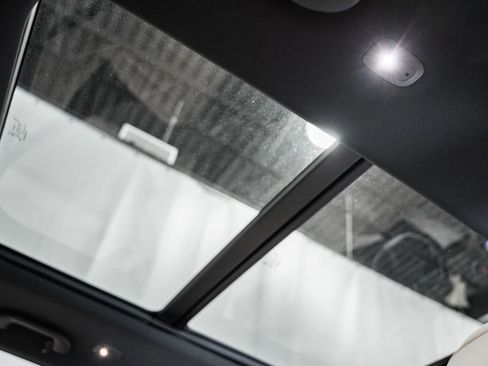 New 2025 Jeep Grand Cherokee Limited w/ Luxury Tech Group II image 35