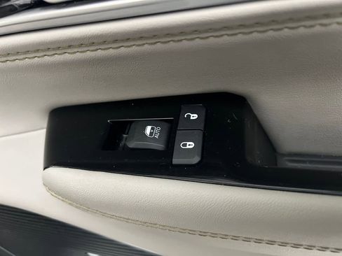 Used 2024 Jeep Wagoneer Series II w/ Flexible Seating Group image 23