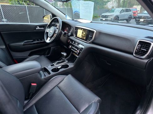 Used 2021 Kia Sportage EX w/ EX Technology Package image 4