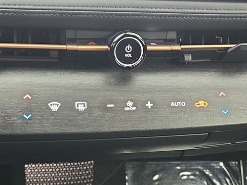 Certified 2023 Nissan Ariya AWD image 23