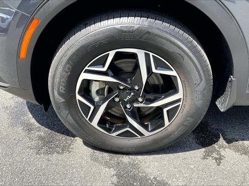 Used 2023 Kia Sportage LX AWD/4WD image 10