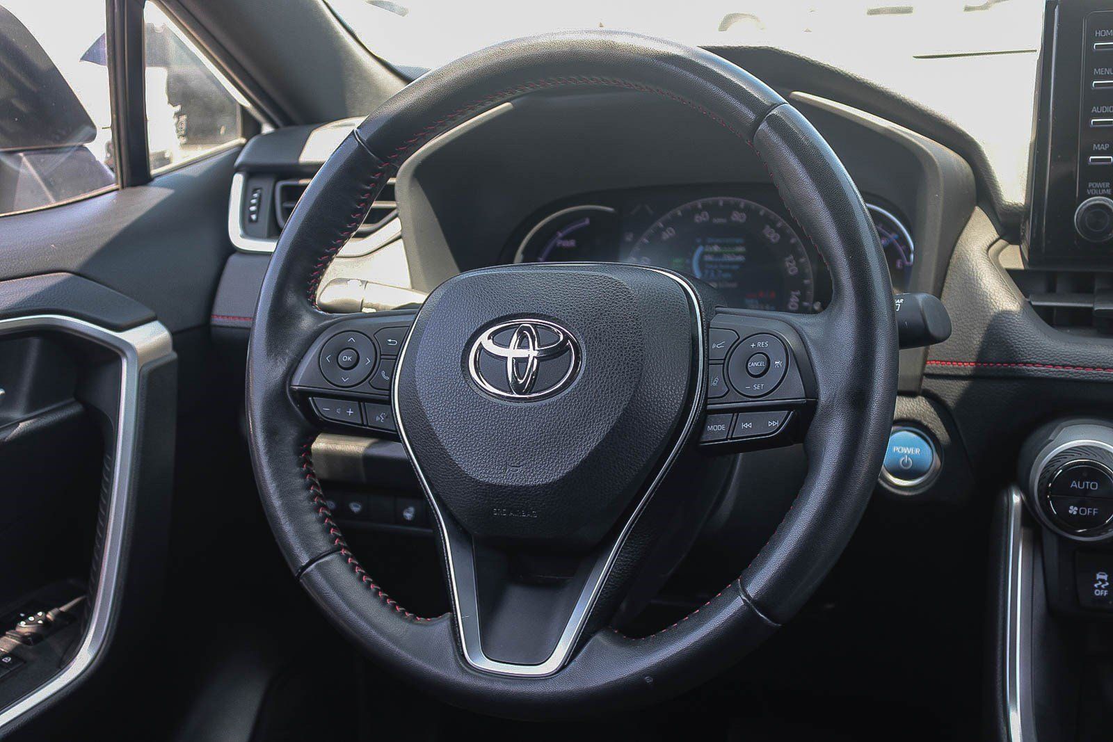 Used 2022 Toyota RAV4 SE w/ Weather & Moonroof Package AWD/4WD image 16
