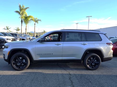 New 2025 Jeep Grand Cherokee L Limited w/ Black Appearance Package image 2