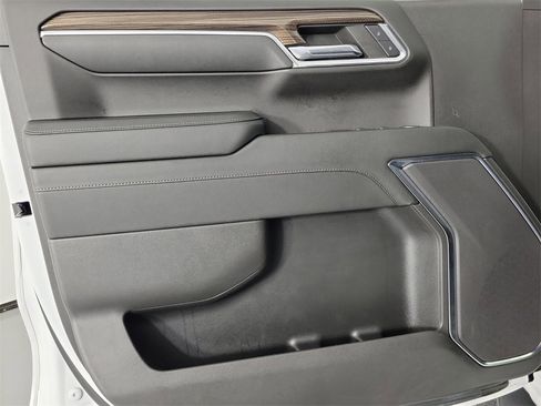 Used 2024 Chevrolet Silverado 1500 LT image 17