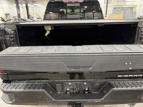 Used 2020 GMC Sierra 2500 Denali w/ Denali Ultimate Package image 23