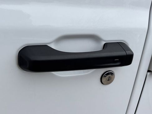 Used 2023 Jeep Wrangler Unlimited Sahara w/ Cold Weather Group image 16