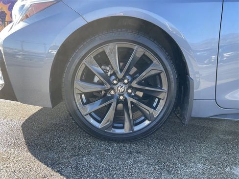 Used 2023 Toyota Corolla SE w/ SE Premium Package image 9