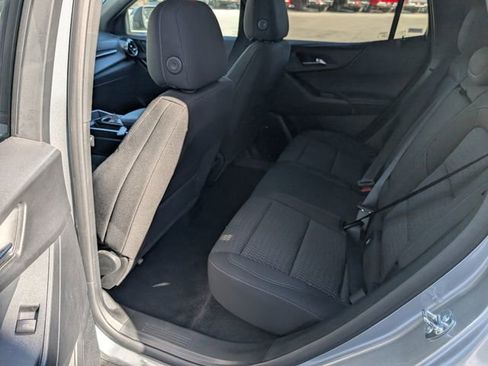 Used 2025 Chevrolet Equinox LT AWD/4WD image 11