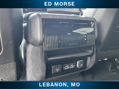 Used 2024 Jeep Wagoneer L Series II AWD/4WD image 19