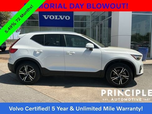 Certified 2025 Volvo XC40 B5 Core AWD/4WD image 10