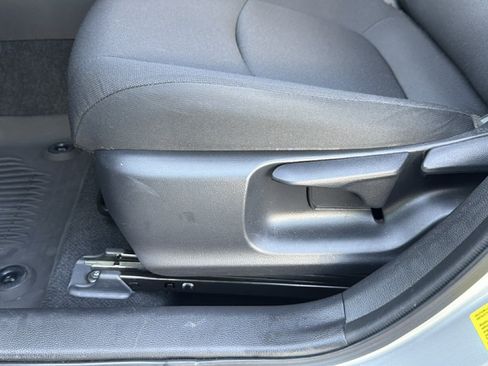 Used 2022 Toyota Corolla LE FWD image 14