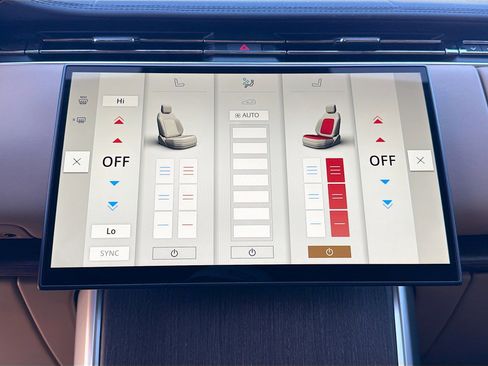 Used 2025 Land Rover Range Rover SE image 33