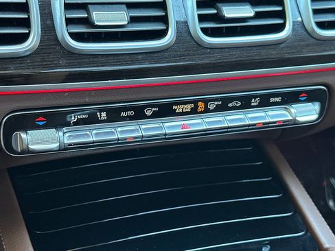 Certified 2024 Mercedes-Benz GLS 450 4MATIC image 18