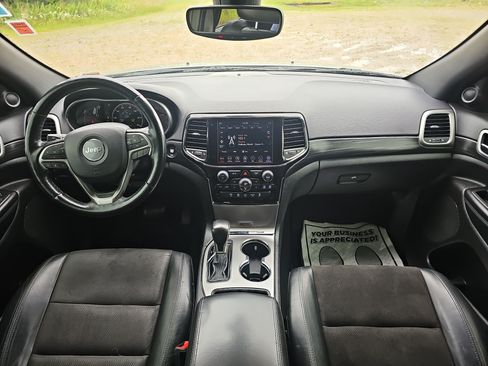 Used 2020 Jeep Grand Cherokee Altitude AWD/4WD image 19