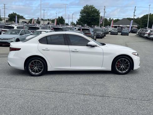 Used 2018 Alfa Romeo Giulia AWD image 8