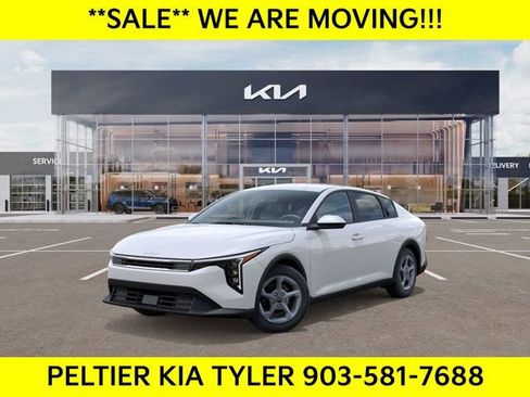 New 2025 Kia K4 LXS image 1