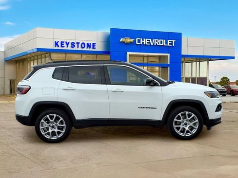 Used 2025 Jeep Compass Limited AWD/4WD image 8