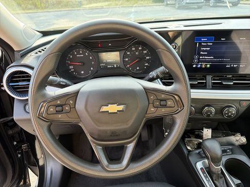 Used 2024 Chevrolet Trax LS FWD image 23