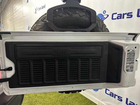 Used 2021 Jeep Wrangler Unlimited Rubicon AWD/4WD image 16