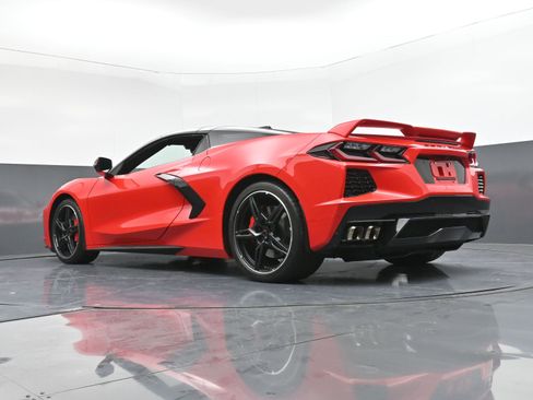 Used 2021 Chevrolet Corvette 2LT w/ Z51 Performance Package image 25