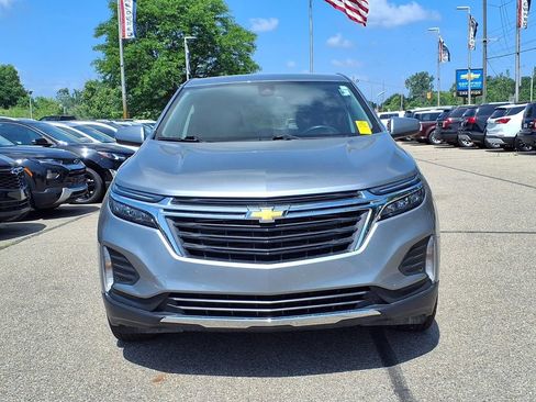 Used 2024 Chevrolet Equinox LT FWD image 2