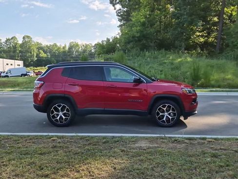 Used 2024 Jeep Compass Limited AWD/4WD image 14
