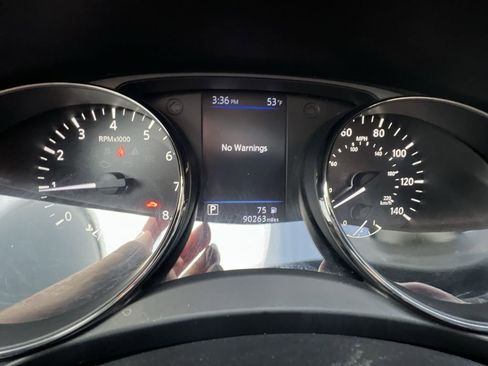 Used 2020 Nissan Rogue SV image 12