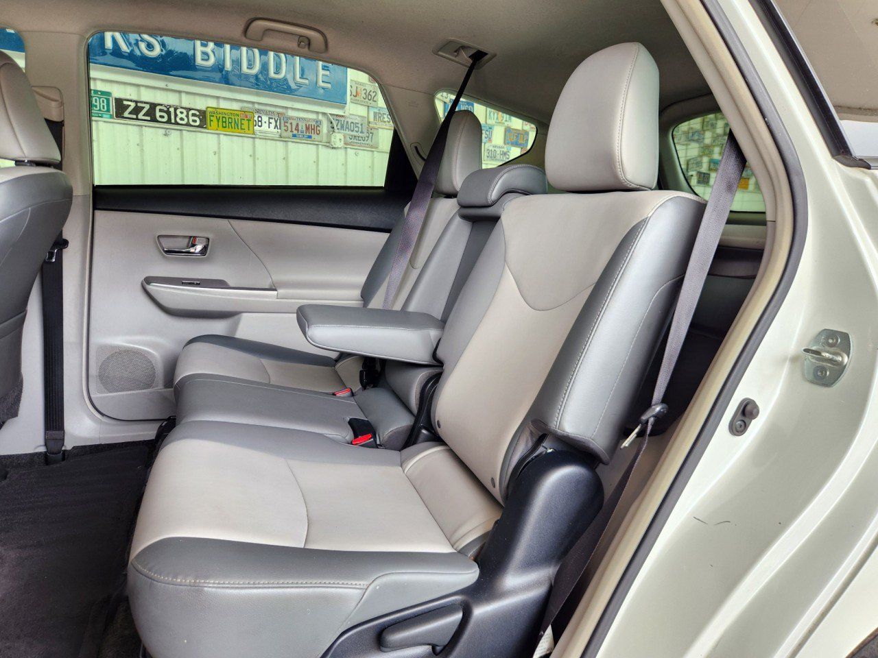 Used 2015 Toyota Prius V Four FWD image 4