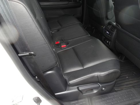 Used 2019 Honda Pilot Touring image 11