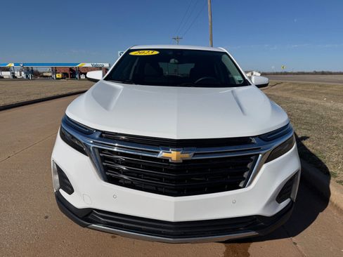 Used 2023 Chevrolet Equinox LT w/ Driver Convenience Package image 8