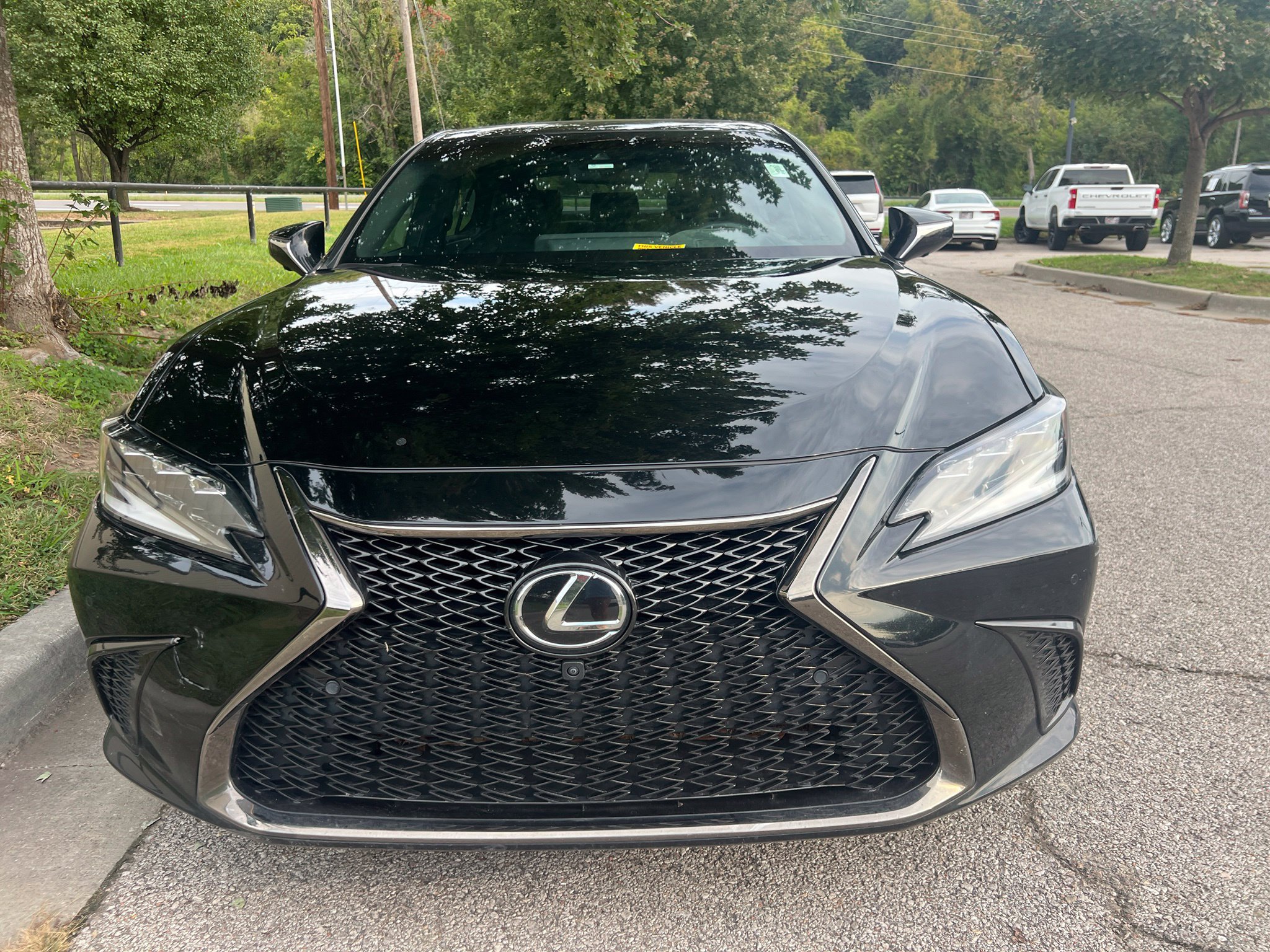 Used 2024 Lexus ES 350 F Sport w/ Accessory Package (Z2) FWD image 2