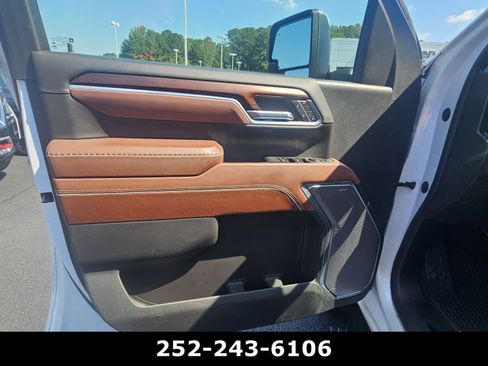 Used 2024 GMC Sierra 2500 Denali Ultimate AWD/4WD image 11