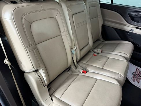 Used 2022 Lincoln Aviator Reserve w/ Elements Package Plus image 40