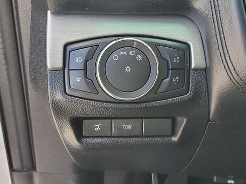 Used 2017 Ford Explorer Platinum image 24