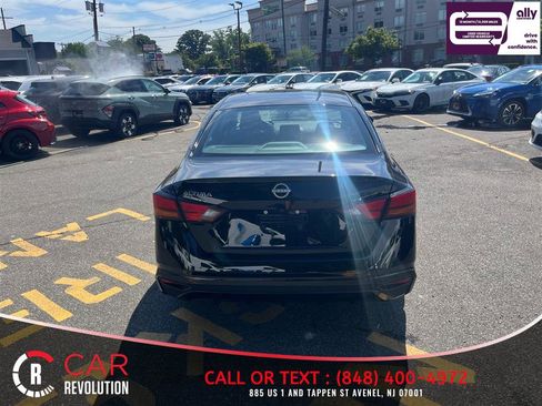 Used 2024 Nissan Altima 2.5 S FWD image 8