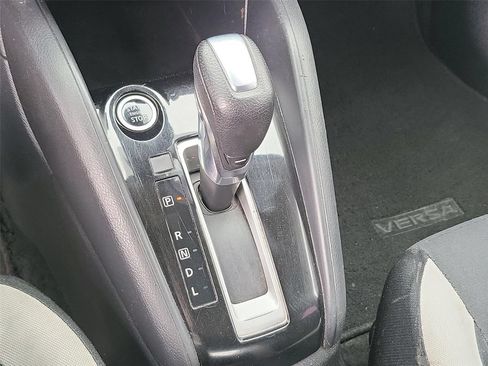 Used 2020 Nissan Versa SV FWD image 8