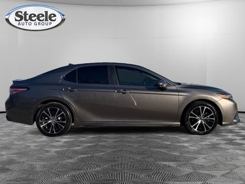 Used 2020 Toyota Camry SE image 6