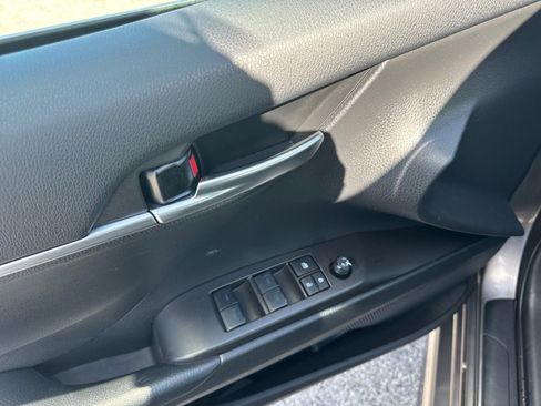 Used 2024 Toyota Camry SE image 13