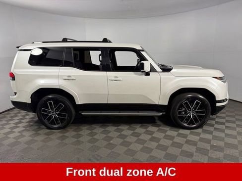 Used 2024 Lexus GX 550 w/ Accessory Package (Z1) image 11